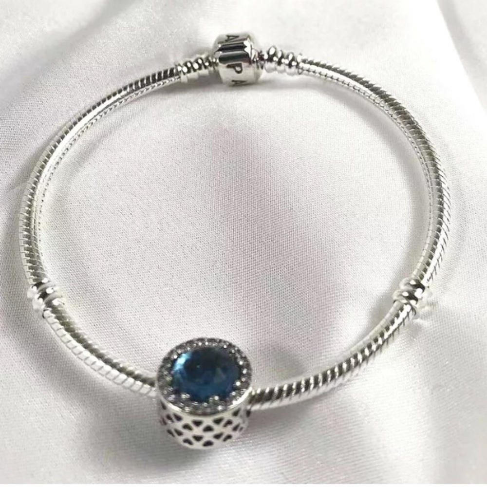 Auth PANDǑRA SILVER Silver Snake Chain Barrel Clasp Bracelet with a charm - Picture 1 of 3